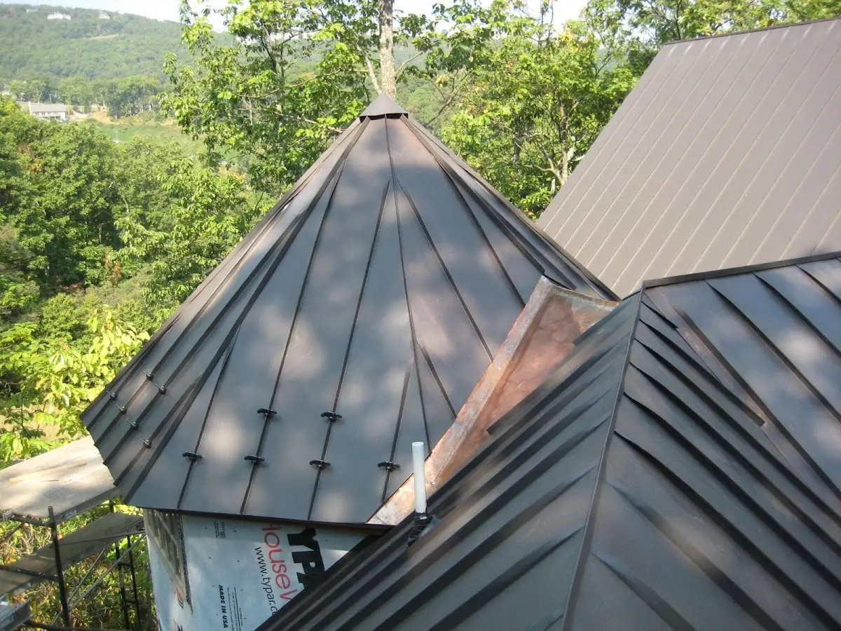 Professional Roof Tarp Installation by Craftsman Roofing in Frankfort